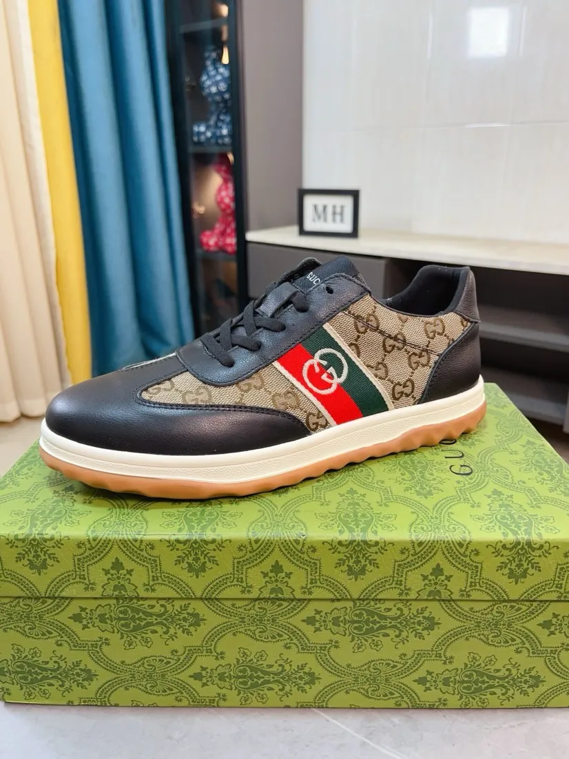 Men's shoes 💰420🌹🌹GUCCI [Gucci] New high-end brand of men's shoes, the latest fashionable casual men's shoes, trendy and versatile, relaxed and sporty style, uppers imported from Italy, first-layer cowhide, genuine leather lining, and ultra-fine workmanship. Original personalized fashionable rubber wear-resistant outsole, light and comfortable on the foot, size 38-44